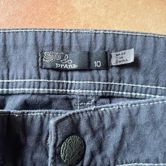 Prana pants size 10 - Picture 4 of 4